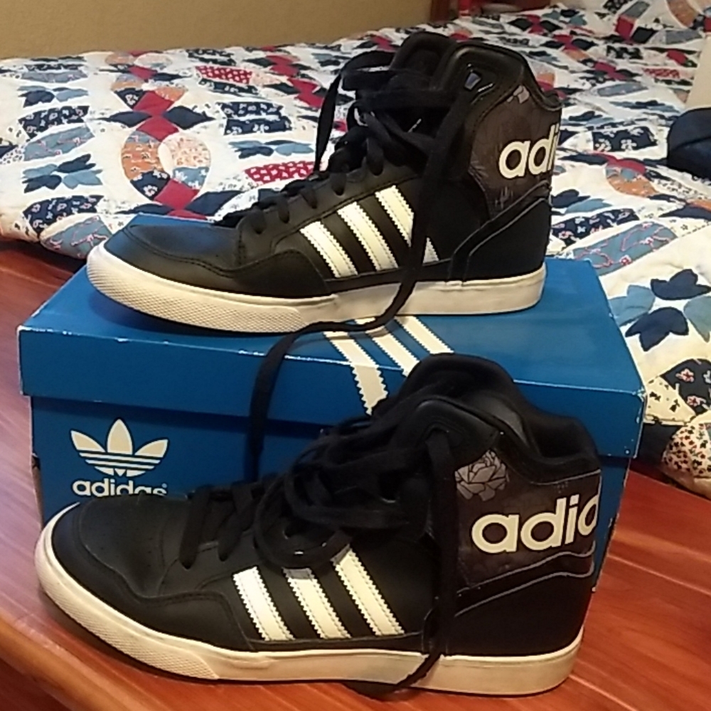 Adidas Extaball Hightop Sneakers Size 7.5